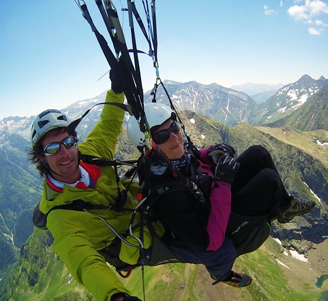 Thibault Acton, moniteur de parapente